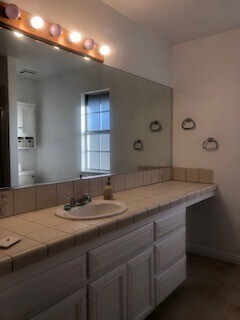 Building Photo - DESERT KNOLLS 3 BEDROOM HOME WITH LARGE RV...