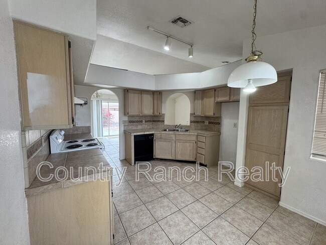 Building Photo - 1934 Easy St