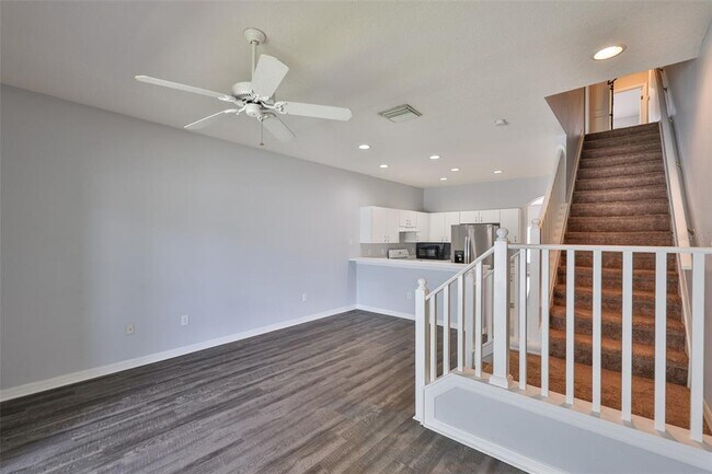Building Photo - 12950 Kings Crossing Dr
