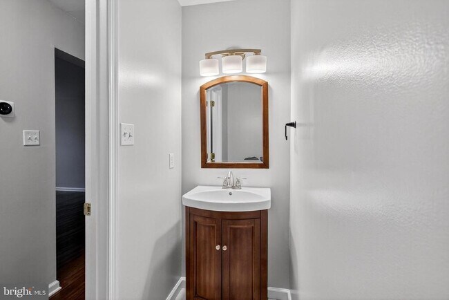 Building Photo - 613 Candlestick Ln