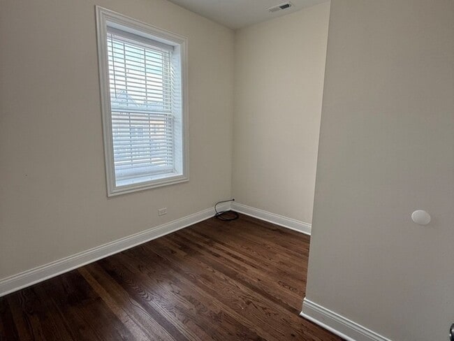 Building Photo - 4435 S Washtenaw Ave.