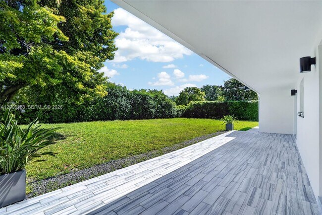 Building Photo - 8161 SW 104th St