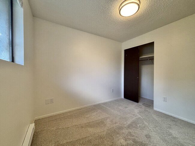 Building Photo - 3418 W 2nd Ave