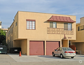 Building Photo - 1046 S Wooster #4