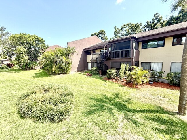 Building Photo - 785 S Village Dr