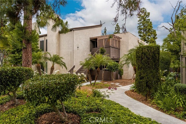Building Photo - 1360 Cabrillo Park Dr