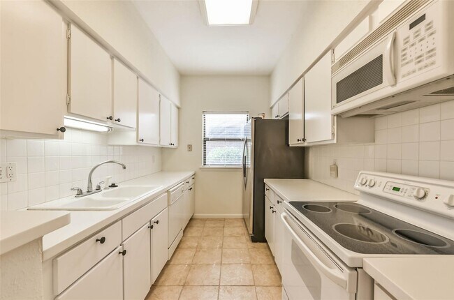 Building Photo - 1201 McDuffie St