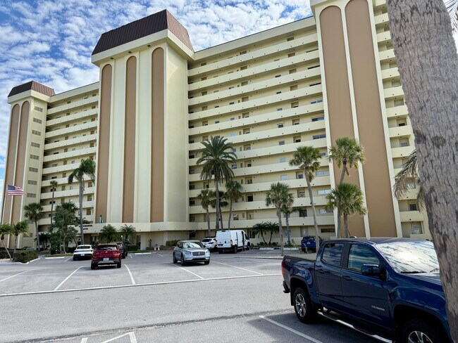 Building Photo - 4775 Cove Cir