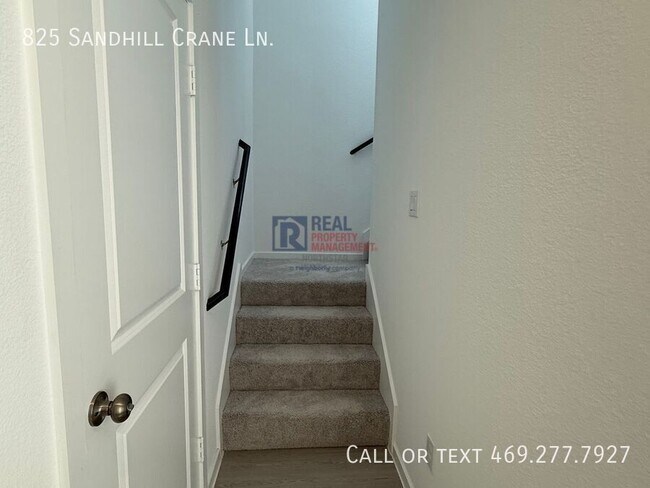 Building Photo - 825 Sandhill Crane Ln