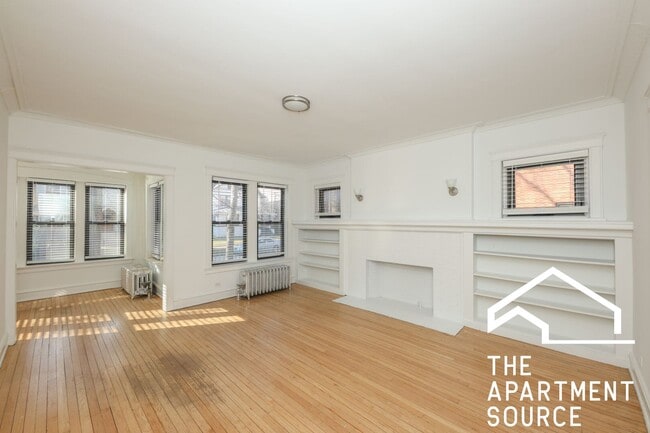 Primary Photo - 929 Michigan Ave