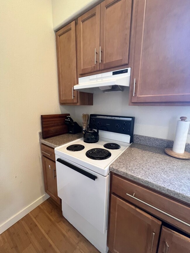 Building Photo - Furnished one Bedroom Apartment on 27 Acre...
