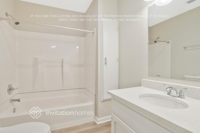 Building Photo - 349 Charmers Way SW