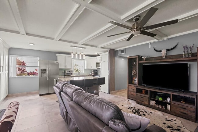 Building Photo - 352 Saxony Trail