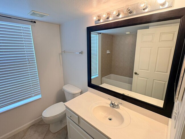 Building Photo - 4127 Residence Drive