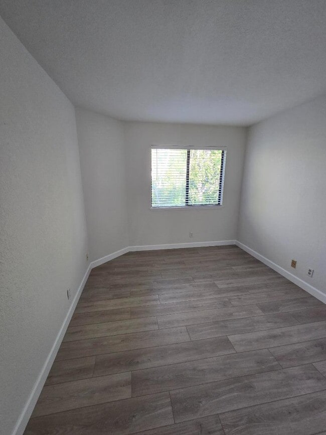 Building Photo - 119 Harbor Seal Ct