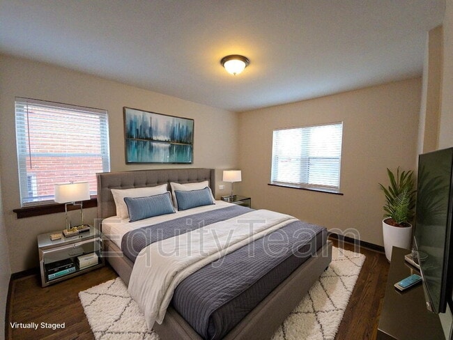 Building Photo - 4379 Ridgeview Ave