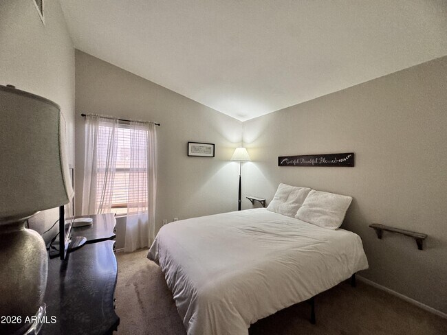 Building Photo - 1461 S Cholla Pl