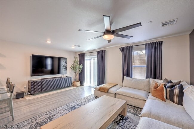 Building Photo - 4463 Honey Hls Ave