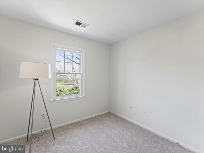 Building Photo - 8638 Dellway Ln
