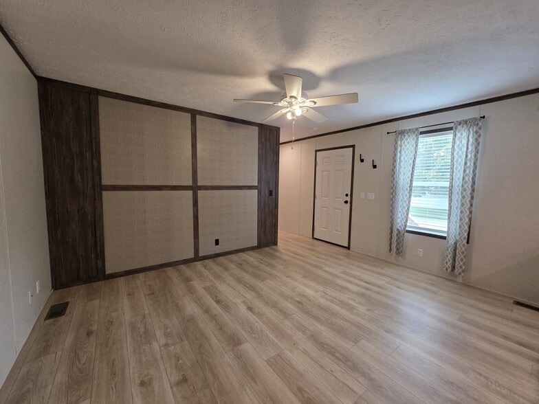 Building Photo - 1300 W Commodore Blvd