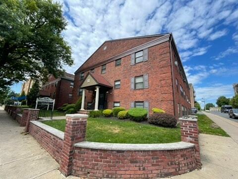 Building Photo - 75 N. Arlington Ave