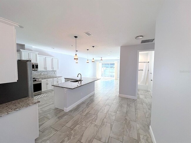 Building Photo - 10 Emmons Ln