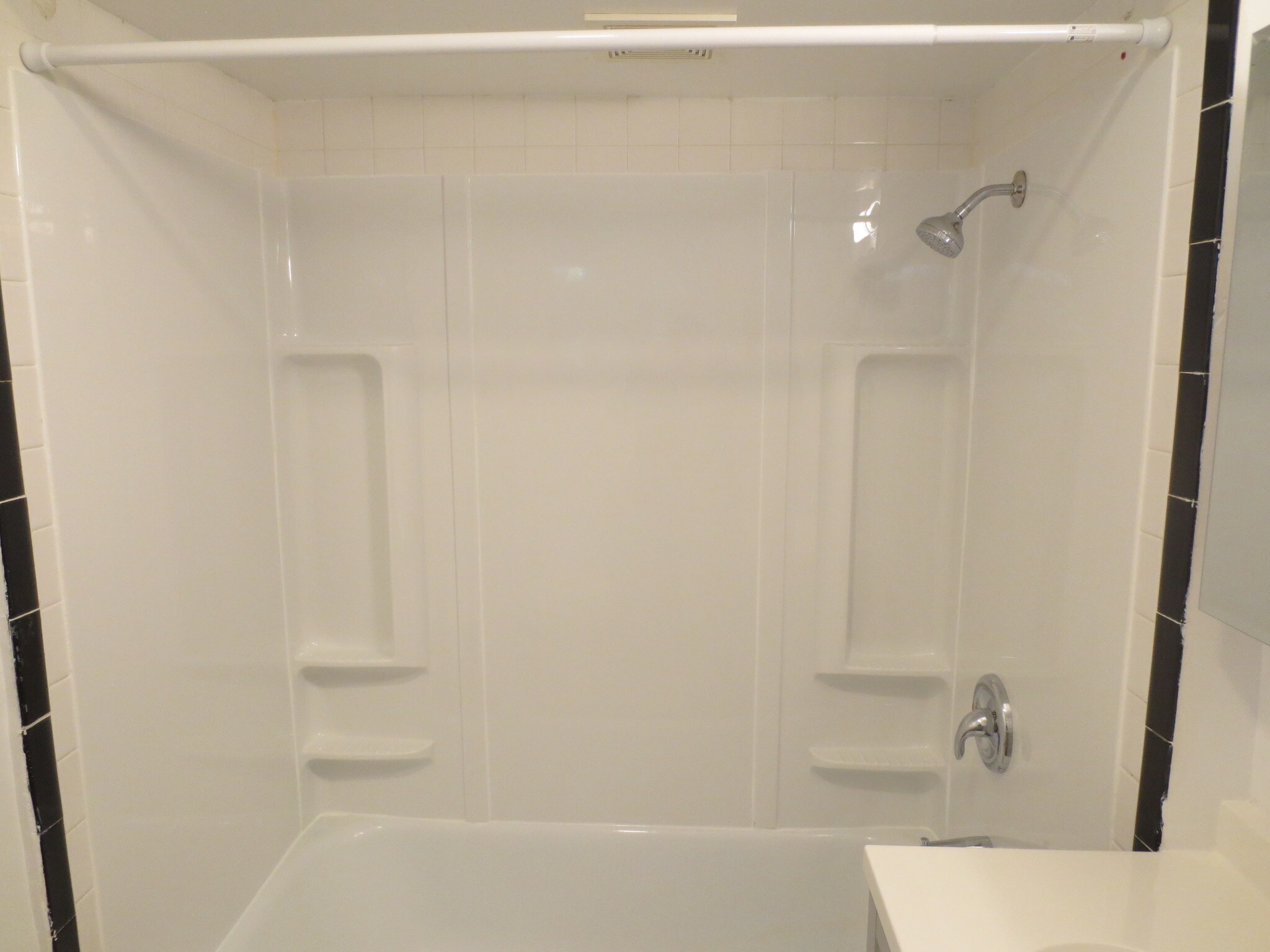 Building Photo - 2421 Beechwood Blvd