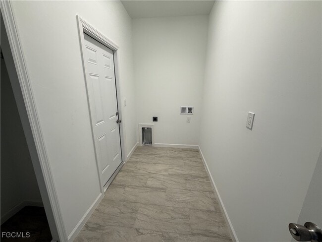 Building Photo - 1906 Vesper Ct