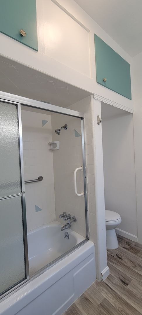 Building Photo - Enjoy The River Breeze On The Front Porch