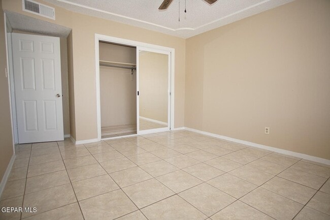 Building Photo - 10553 Kinross Ave