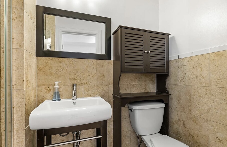 Building Photo - 2212 11th St NW