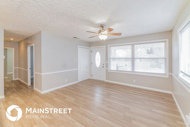 Building Photo - 5002 Seville Dr
