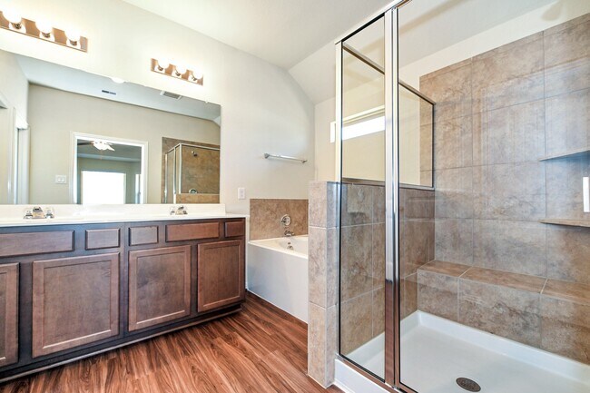 Building Photo - 1022 Schooner St