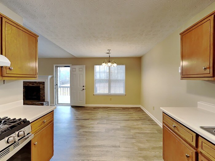 Building Photo - 411 Fieldgreen Dr