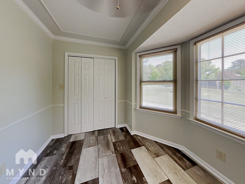 Building Photo - 3876 Quail Manor Dr SW