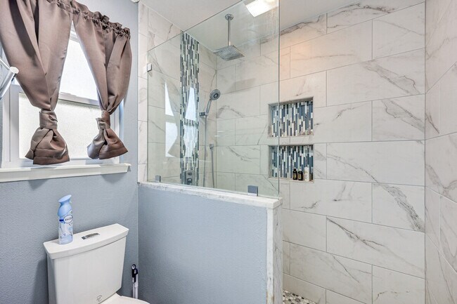 Building Photo - 8411 Brixton