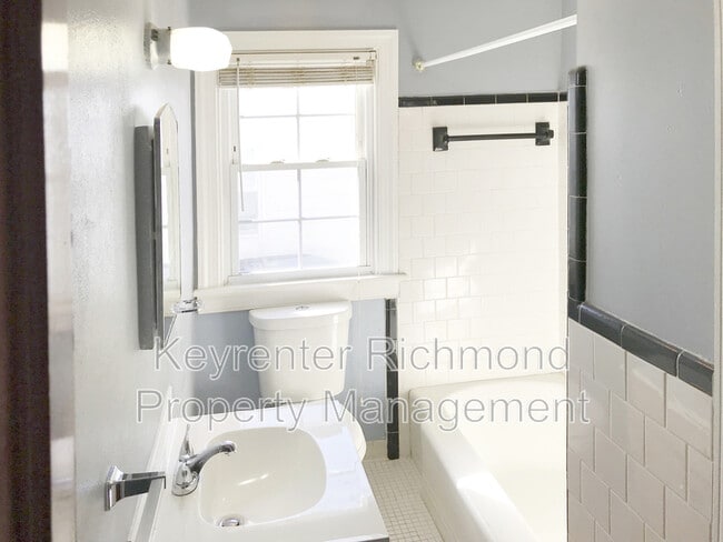 Building Photo - 7418 Wentworth Ave