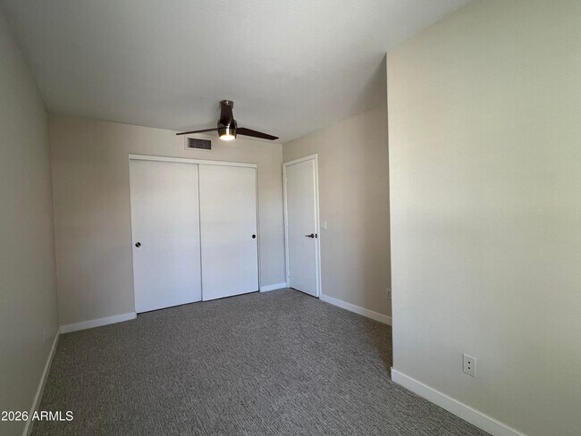 Building Photo - 4050 E Coolbrook Ave