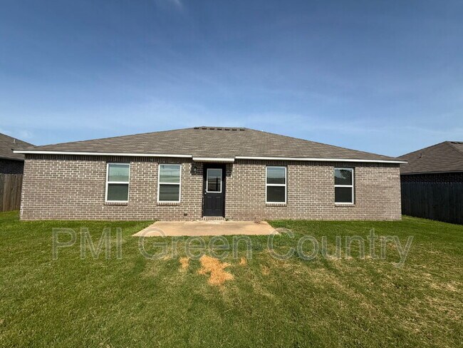 Building Photo - 16124 S 83rd E Ave
