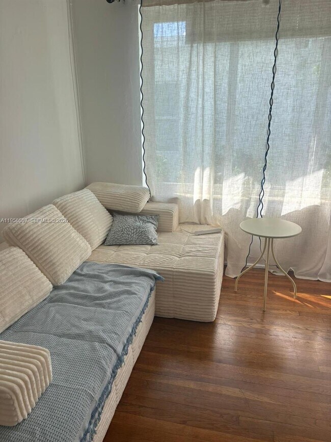 Building Photo - 825 Jefferson Ave