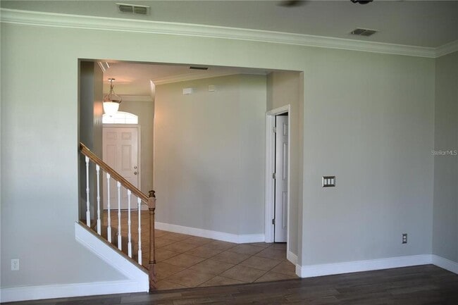 Building Photo - 711 Meadow Glade Dr