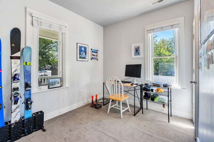 Building Photo - 852 S 700 E