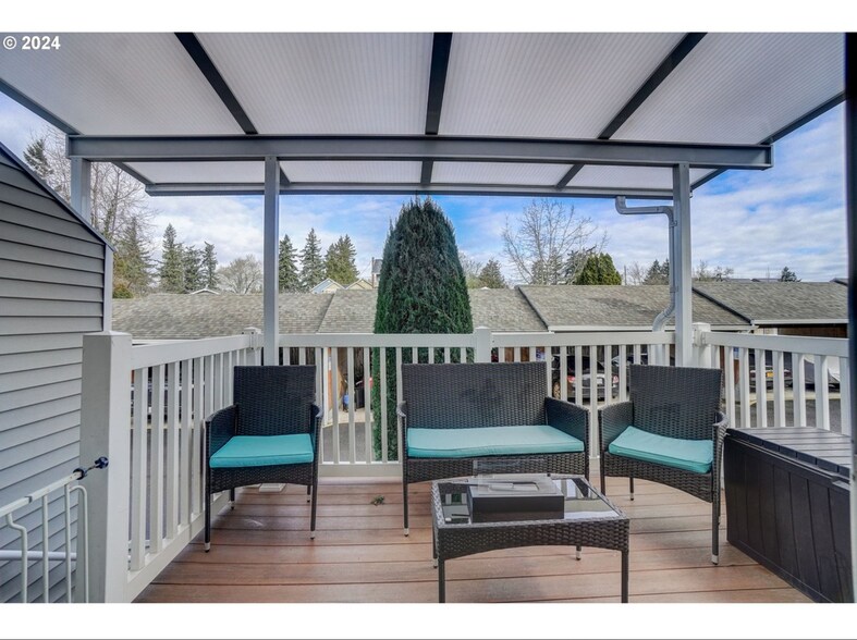 Deck - 11821 SE Pine St