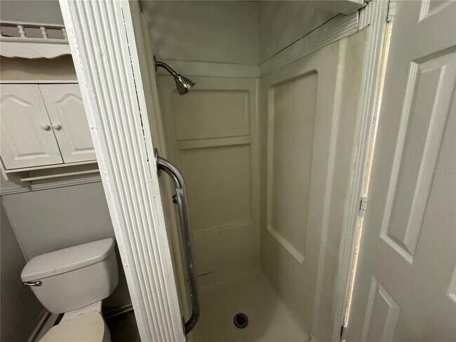 Building Photo - 7306 Earlwood Ave