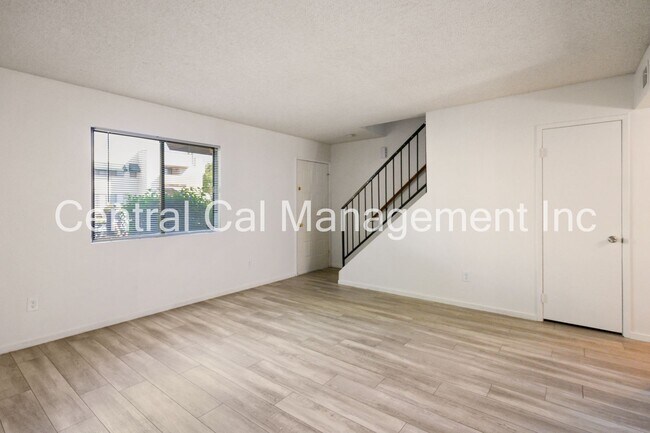 Building Photo - 3402 Ashe Rd