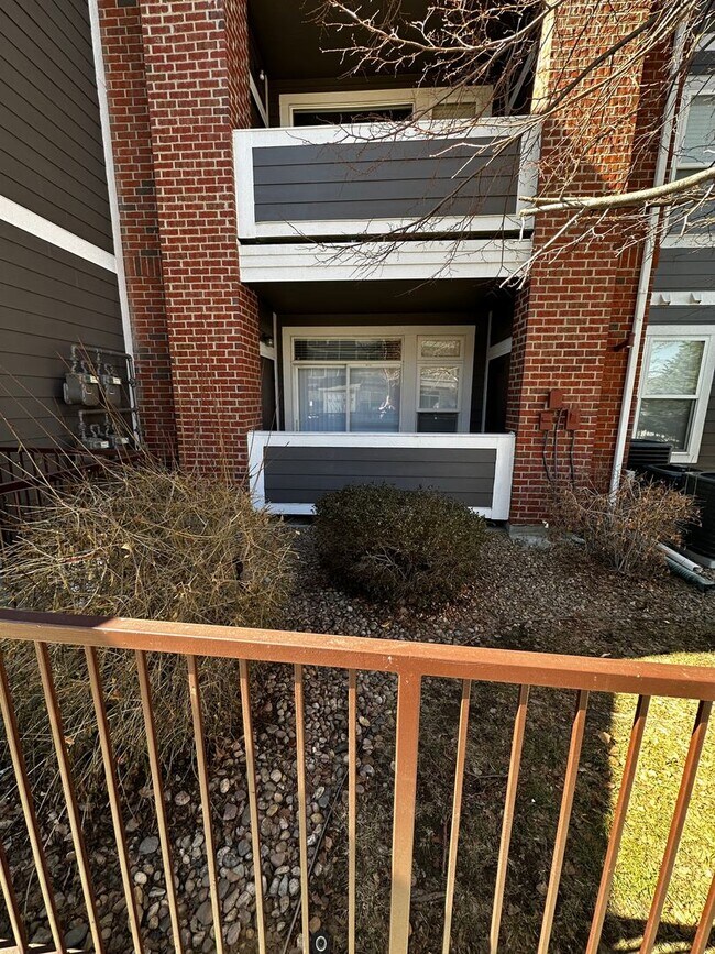 Building Photo - Move in Ready!!  3 Bedroom Condo - Cherry Grove - Aurora.....