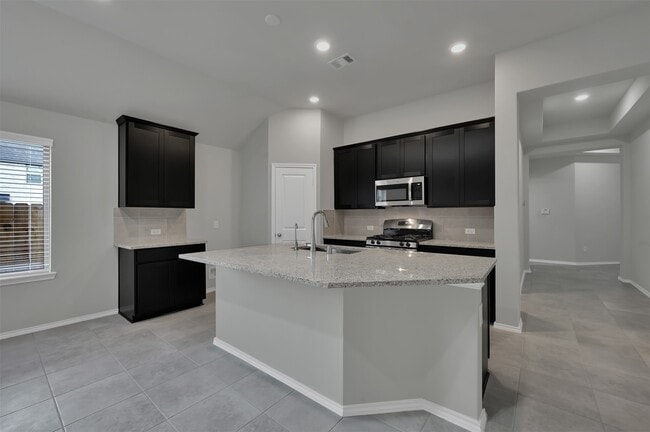 Building Photo - 307 Highland Bayou Dr