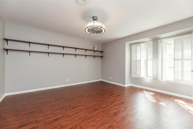 Building Photo - 6307 Del Monte Dr