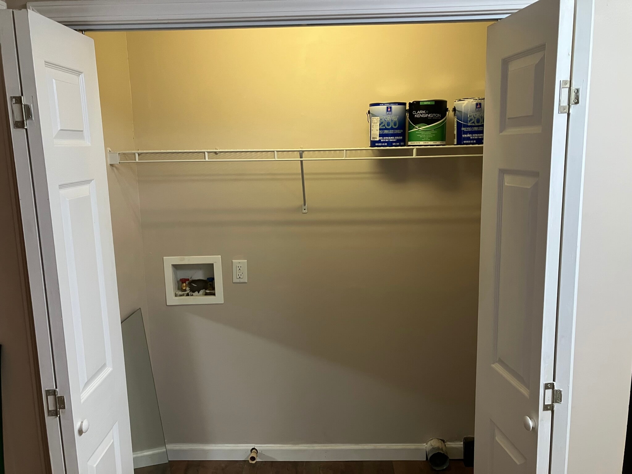 Laundy Room - 237 Camelot Dr