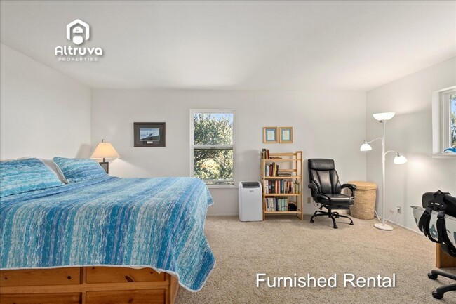 Building Photo - 2177 Manzanita Dr